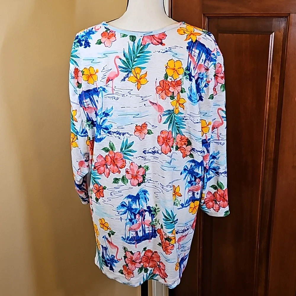CATHY DANIELS TOP SHIRT 1X FLAMINGO FLORAL FLOWERS V-NECK PINK YELLOW BL… - Picture 7 of 9